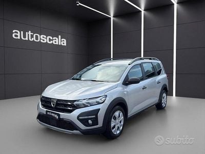 Usata Dacia Jogger Essentiel 101 CV (74 kW) 2022 Grigio(met.) Monovolume