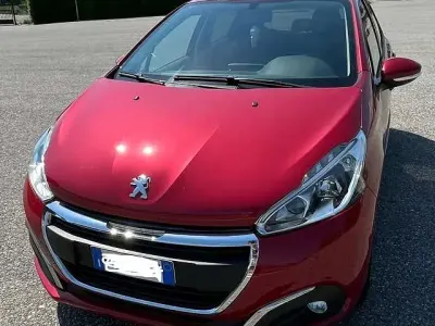 Usata Peugeot 208 Active 82 CV (60 kW) 2017 Rosso Utilitaria