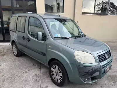 Usata Fiat Doblò 104 CV (76 kW) 2008 Blu Monovolume