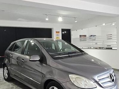 Usata Mercedes B200 140 CV (102 kW) 2009 Grigio Monovolume