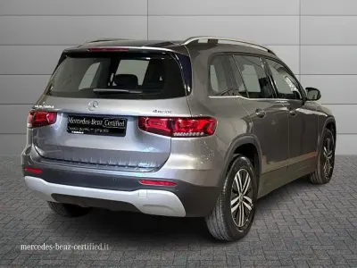Usata Mercedes GLB200 Business 150 CV (110 kW) 2021 Grigio montagna SUV