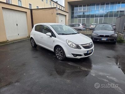 Usata Opel Corsa 75 CV (55 kW) 2011 Bianco Utilitaria