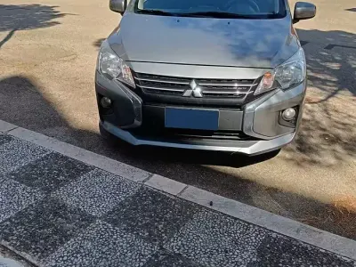Usata Mitsubishi Space Star Invite 71 CV (52 kW) 2021 Grigio Utilitaria