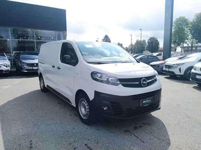 Usata Opel Vivaro-e Combi 100 kW (136 CV) 2024 Kaolin white Furgone