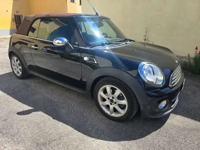 Usata Mini Cooper Cabriolet 122 CV (89 kW) 2011 Nero Cabrio