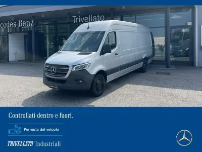 Usata Mercedes Sprinter 190 CV (139 kW) 2022 Argento iridium met. Furgone