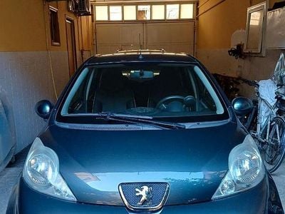 Usata Peugeot 107 68 CV (50 kW) 2010 Grigio Utilitaria