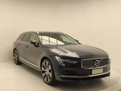 Begagnad Volvo V90 Ultimate 197 HK (144 kW) 2024 Kombi