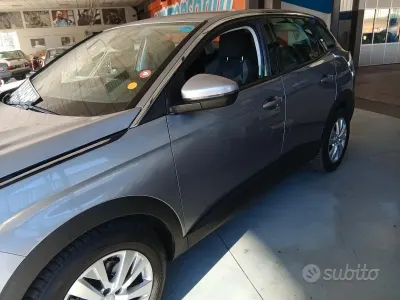 Usata Peugeot 3008 130 CV (95 kW) 2019 Grigio SUV