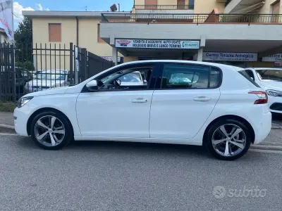Usata Peugeot 308 Access 110 CV (80 kW) 2016 Bianco Berlina