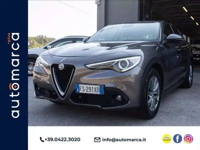 Usata Alfa Romeo Stelvio Business 190 CV (139 kW) 2018 Grigio metallizzato SUV