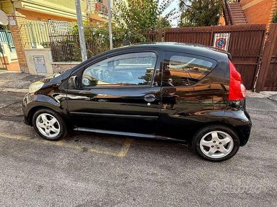 Usata Peugeot 107 68 CV (50 kW) 2008 Nero Utilitaria