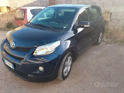 Usata Toyota Urban Cruiser Luxury 90 CV (66 kW) 2011 Blu Utilitaria