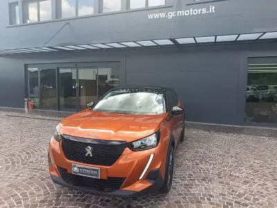Usata Peugeot 2008 Active 110 CV (80 kW) 2021 Arancione SUV