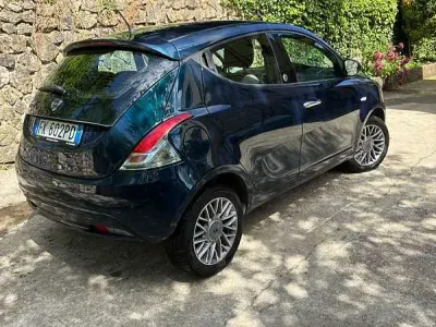 Usata Lancia Ypsilon Silver 69 CV (50 kW) 2017 Utilitaria