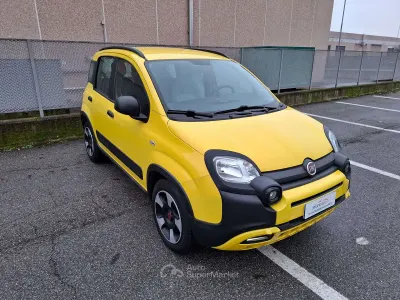 Usado Fiat Panda Cross Cross 69 HP (50 kW) 2020 Amarelo Citadino