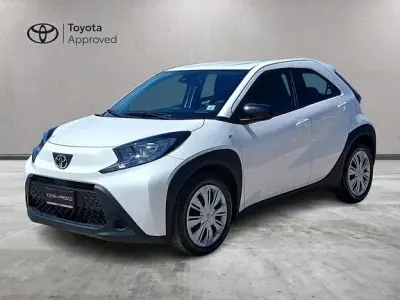 Usata Toyota Aygo X Active 72 CV (52 kW) 2022 Bianco SUV