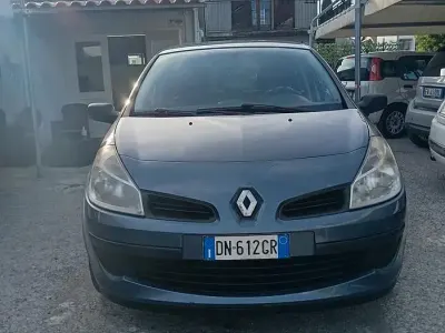Usata Renault Clio II Dynamique 75 CV (55 kW) 2008 Blu Berlina