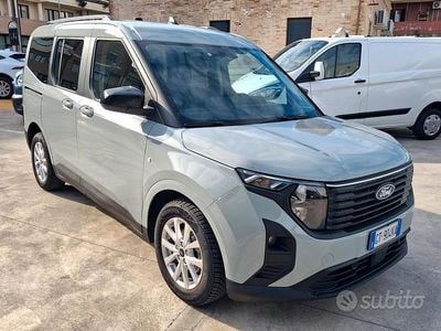 Usata Ford Tourneo Courier Titanium 125 CV (91 kW) 2024 Blu Monovolume