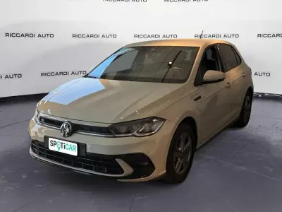 Usata VW Polo R-line 95 CV (69 kW) 2023 Beige Utilitaria
