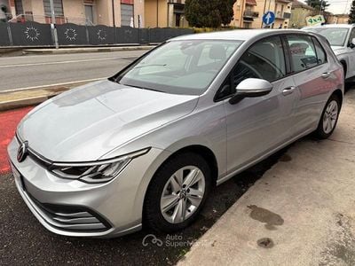 Usata VW Golf VIII 116 CV (85 kW) 2020 Argento Berlina