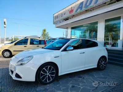 Gebraucht Alfa Romeo Giulietta Ti 105 PS (77 kW) 2011 Weiß Kleinwagen