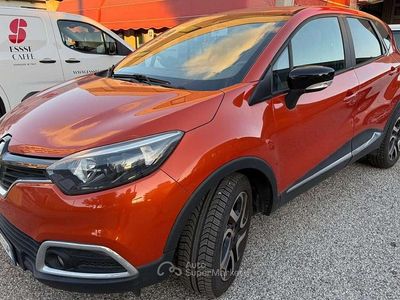 Usata Renault Captur Intens 90 CV (66 kW) 2017 Arancione SUV