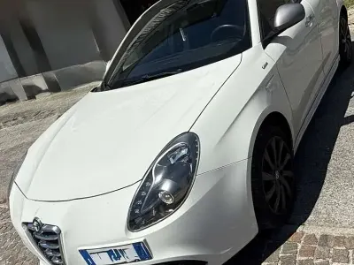 Usata Alfa Romeo Giulietta Veloce 105 CV (77 kW) 2013 Utilitaria