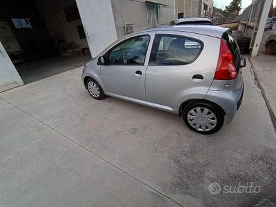 Usata Peugeot 107 68 CV (50 kW) 2009 Grigio Utilitaria