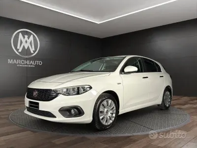 Usata Fiat Tipo Easy 95 CV (69 kW) 2016 Bianco pastello Berlina