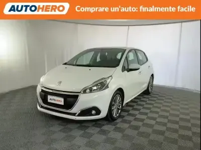 Gebraucht Peugeot 208 Active 102 PS (75 kW) 2018 Weiß Kleinwagen