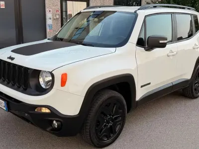 Usata Jeep Renegade Limited 140 CV (102 kW) 2017 Bianco SUV