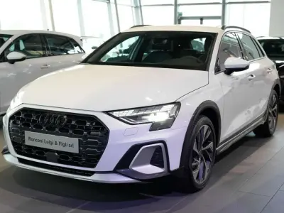 Nuova Audi A3 Advanced Plus 150 CV (110 kW) 2025 Bianco ghiaccio Berlina