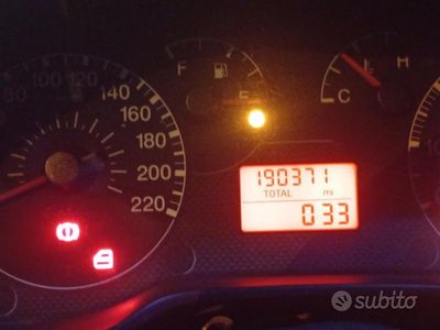 Usata Fiat Grande Punto 75 CV (55 kW) 2005 Grigio Utilitaria