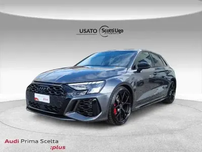 Usata Audi RS3 Sportback Ambiente 400 CV (294 kW) 2023 Grigio daytona perla Utilitaria