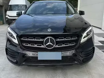 Usado Mercedes GLA220 136 CV (100 kW) 2019 Negro SUV