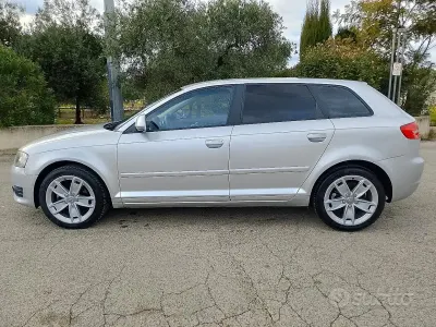 Usata Audi A3 105 CV (77 kW) 2010 Marrone Utilitaria