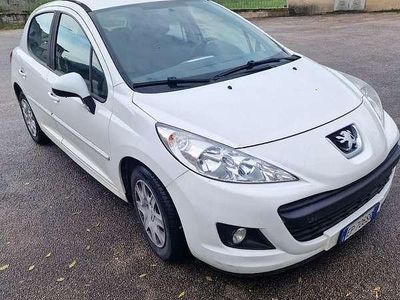 Usata 2013 Peugeot 207 Berlina | 2500 € (Super prezzo)