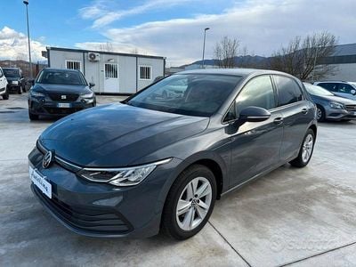 Usata VW Golf VII Life 116 CV (85 kW) 2021 Grigio Utilitaria