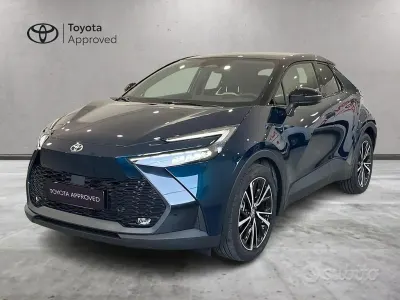 Usata Toyota C-HR Lounge 140 CV (102 kW) 2025 Dark teal & black SUV