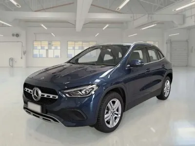 Usata Mercedes GLA250 Business 160 CV (117 kW) 2022 Blu SUV