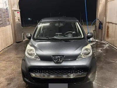 Usata Peugeot 107 68 CV (50 kW) 2009 Nero Utilitaria
