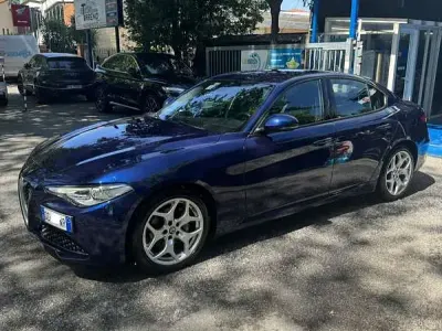 Usata Alfa Romeo Giulia Executive 160 CV (117 kW) 2020 Blu/azzurro Berlina
