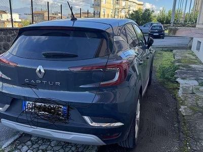 Usata Renault Captur Intens 101 CV (74 kW) 2022 Grigio SUV