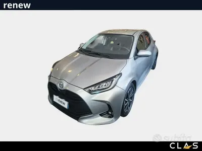 Usata Toyota Yaris Trend 72 CV (52 kW) 2022 Grigio chiaro Utilitaria