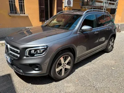 Usata Mercedes GLB200 150 CV (110 kW) 2021 Grigio SUV