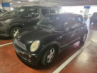 Usata Mini Cooper 116 CV (85 kW) 2005 Nero Utilitaria