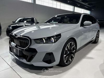 Nuova BMW 540 M Sport 303 CV (222 kW) 2025 Grigio Station wagon