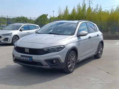 Usata Fiat Tipo Cross 101 CV (74 kW) 2021 Grigio Berlina