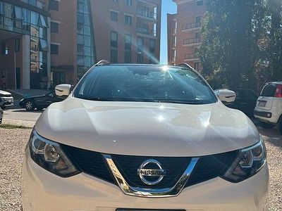 Usata Nissan Qashqai Tekna 178 CV (130 kW) 2016 Bianco SUV